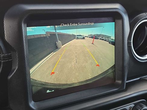 Used 2021 Jeep Wrangler Unlimited Sahara image 26