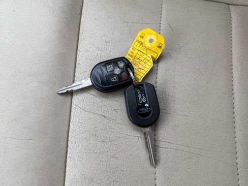 Used 2013 Ford Taurus SEL image 15