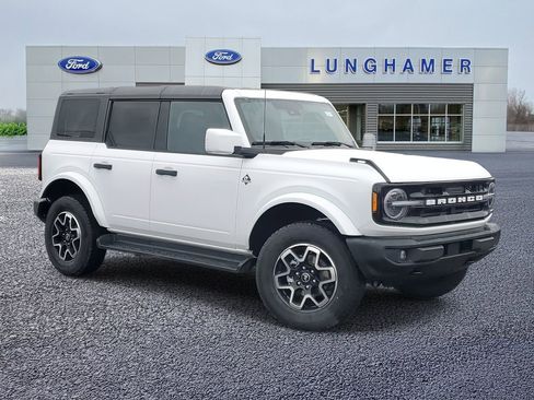 New 2026 Ford Bronco Outer Banks AWD/4WD image 1