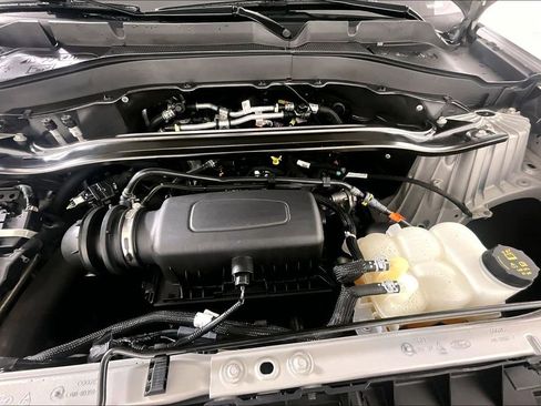 Used 2023 Ford Explorer Limited AWD/4WD image 9