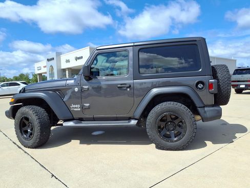 Certified 2020 Jeep Wrangler Sport AWD/4WD image 29