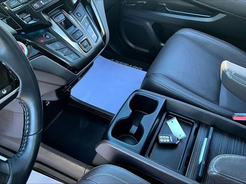 Used 2023 Honda Odyssey Touring image 16