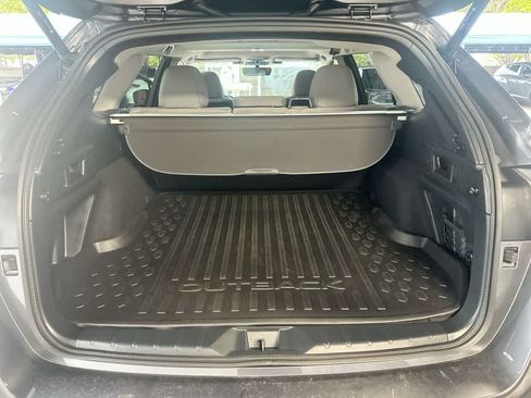 Used 2025 Subaru Outback Premium AWD/4WD image 25