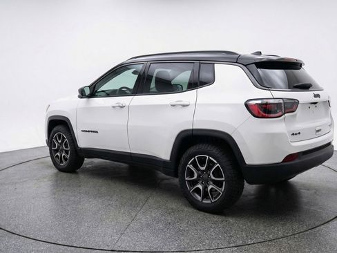 Used 2025 Jeep Compass Trailhawk AWD/4WD image 6