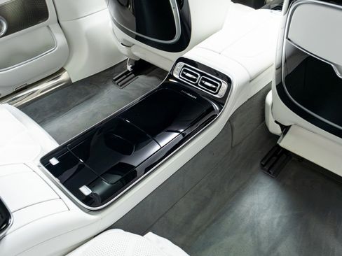 Used 2023 Mercedes-Benz Maybach S 680 4MATIC image 32