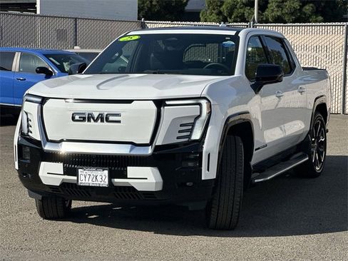 Used 2025 GMC Sierra EV Denali image 8