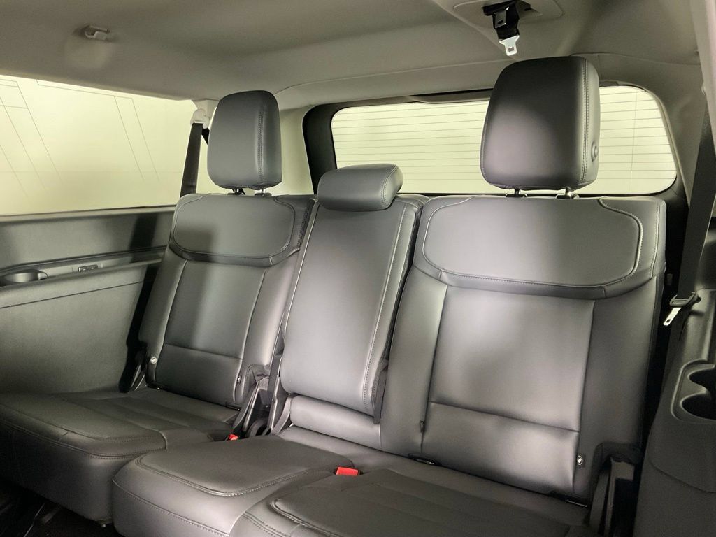New 2027 Ford Expedition Max Active RWD image 17