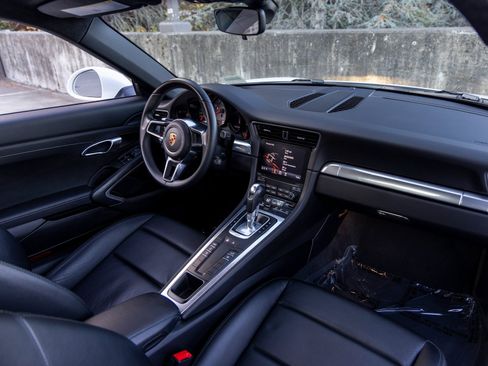 Certified 2019 Porsche 911 Carrera 4S image 40