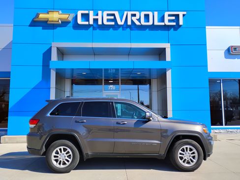 Used 2020 Jeep Grand Cherokee Laredo image 35