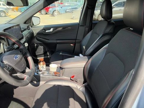 Used 2024 Ford Escape ST-Line w/ Tech Pack #1 FWD image 9