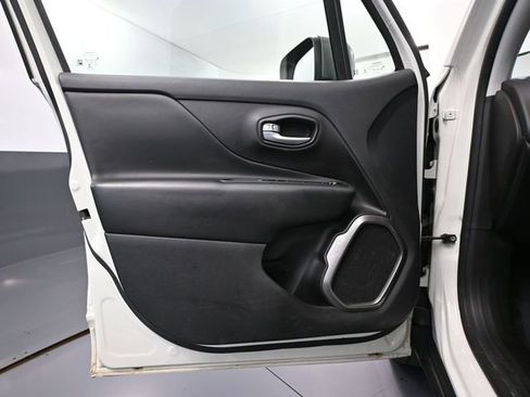 Used 2019 Jeep Renegade Limited w/ Safety and Security Group image 17