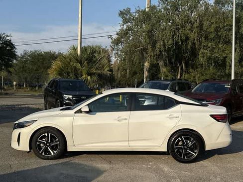 Used 2024 Nissan Sentra SV FWD image 3