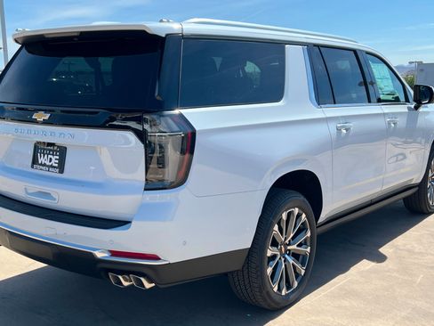 New 2026 Chevrolet Suburban High Country AWD/4WD image 6