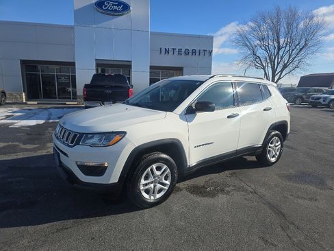 Used 2019 Jeep Compass Sport image 2