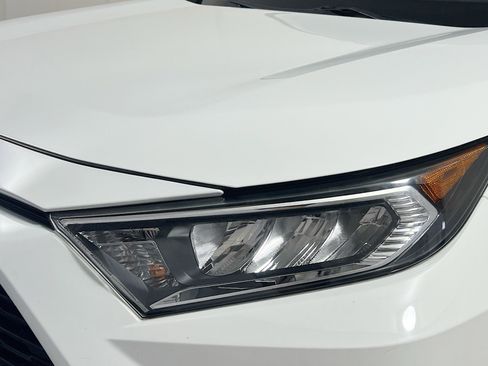 Used 2021 Toyota RAV4 XLE w/ Convenience Package image 11