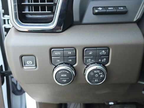 Used 2024 GMC Sierra 2500 Denali w/ Denali Reserve Package image 26