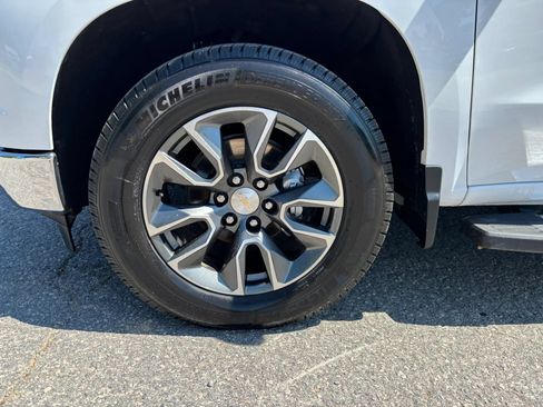 Used 2023 Chevrolet Silverado 1500 LT w/ Protection Package AWD/4WD image 10