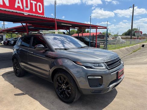 Used 2019 Land Rover Range Rover Evoque SE Premium AWD/4WD image 16
