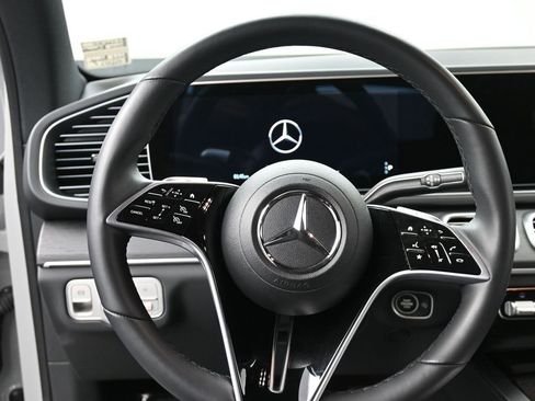 Used 2025 Mercedes-Benz GLE 450 4MATIC image 12