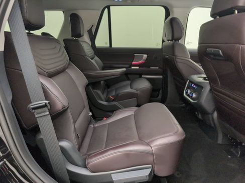 Used 2025 Ford Expedition Platinum w/ Platinum Ultimate Package AWD/4WD image 16