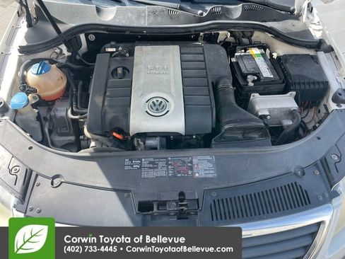Used 2006 Volkswagen Passat 2.0T FWD image 20