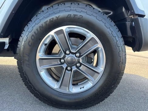 Used 2020 Jeep Wrangler Unlimited Sahara AWD/4WD image 13