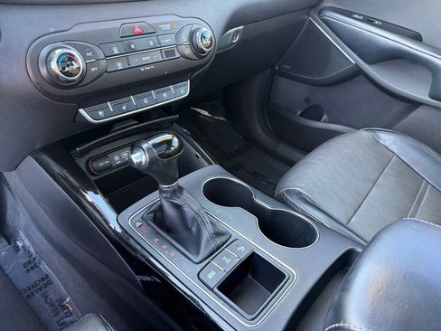 Used 2016 Kia Sorento SX image 13