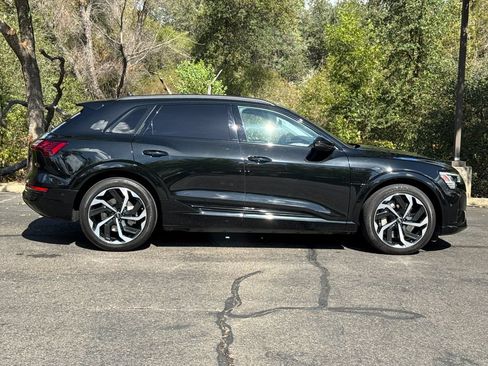 Used 2024 Audi Q8 e-tron Premium Plus w/ Premium Plus Package AWD/4WD image 4