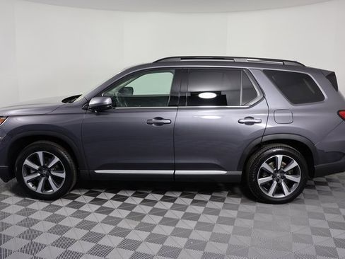 Used 2025 Honda Pilot Elite image 5