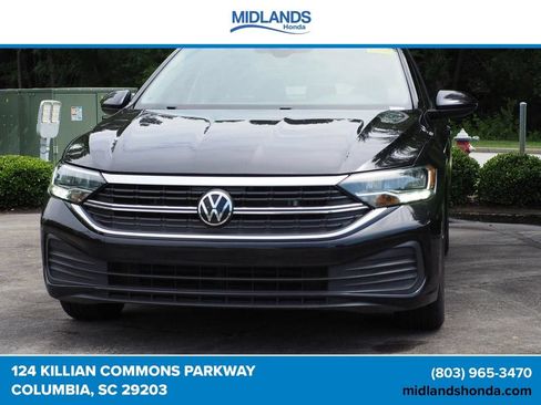 Used 2024 Volkswagen Jetta SE FWD image 9
