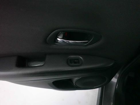Used 2016 Honda HR-V LX image 24