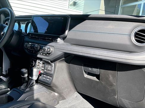 Used 2024 Jeep Wrangler High Altitude image 16
