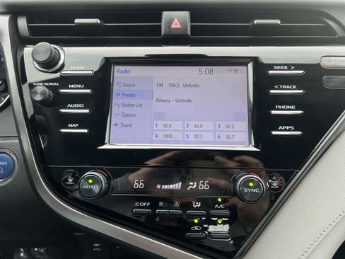 Used 2019 Toyota Camry LE FWD image 18