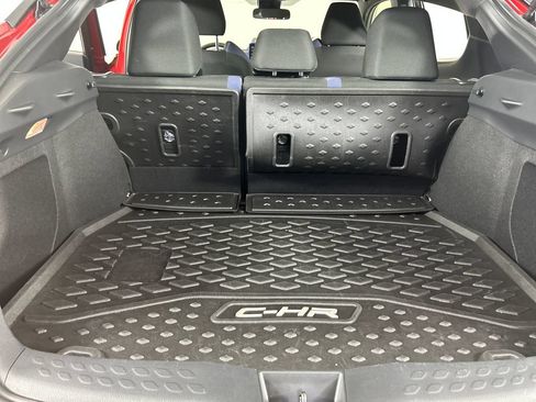 Used 2021 Toyota C-HR XLE FWD image 19