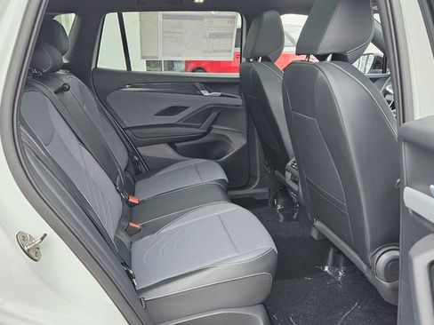 New 2026 Volkswagen Tiguan SE R-Line image 16