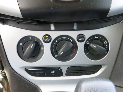 Used 2014 Ford Focus SE FWD image 29