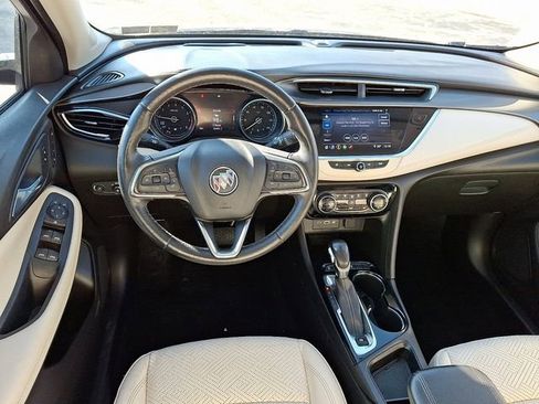 Used 2020 Buick Encore GX Essence image 14