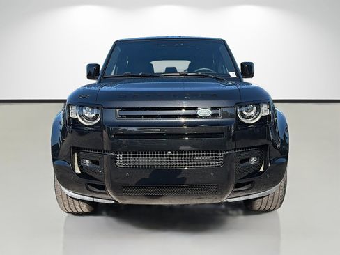 Certified 2025 Land Rover Defender 110 X-Dynamic SE AWD/4WD image 8