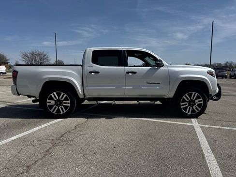 Used 2021 Toyota Tacoma Limited w/ Nightshade Package image 7