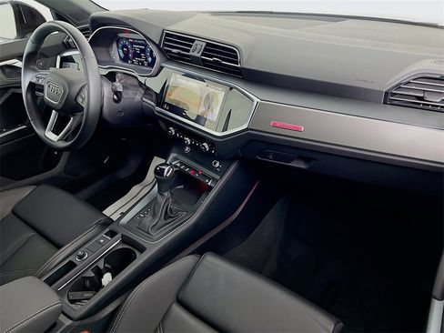 Used 2024 Audi Q3 2.0T Premium Plus w/ Premium Plus Package image 28