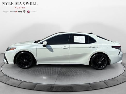 Used 2021 Toyota Camry XSE image 13