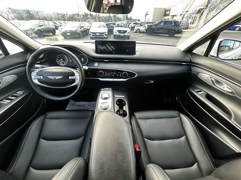 Used 2025 Genesis GV70 2.5T Select image 10