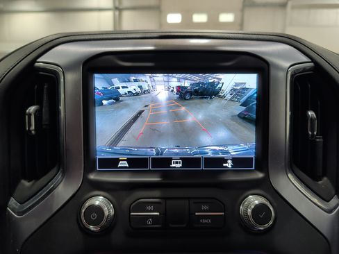 Used 2022 GMC Sierra 1500 SLT w/ SLT Premium Package AWD/4WD image 13