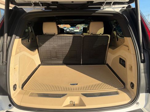 Used 2024 Cadillac Escalade ESV Premium Luxury w/ Performance Package image 28