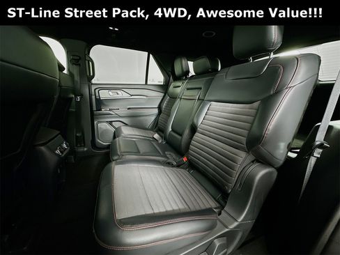 Used 2025 Ford Explorer ST-Line w/ ST-Line Street Pack image 25