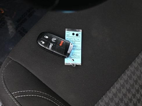 Used 2023 Dodge Charger SXT image 18