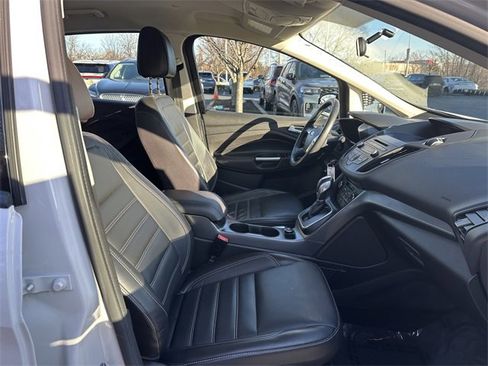 Certified 2017 Ford C-MAX Energi SE w/ Equipment Group 402A image 32