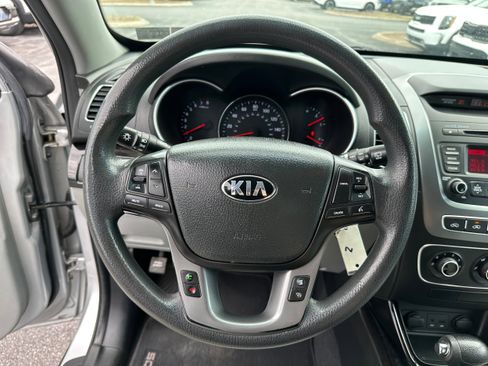 Used 2015 Kia Sorento LX AWD/4WD image 26