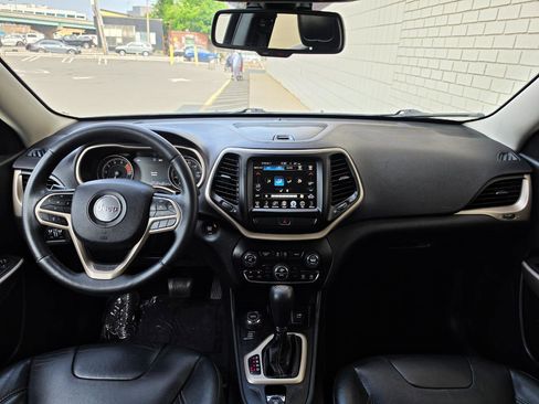 Used 2017 Jeep Cherokee Limited AWD/4WD image 17