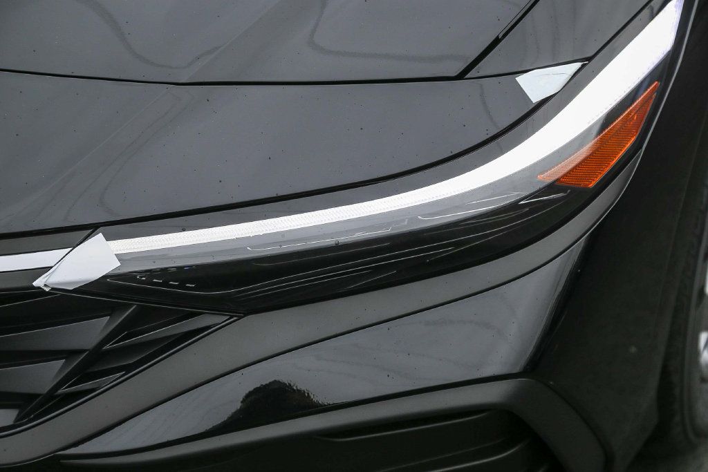 New 2026 Hyundai Elantra Hybrid w/ Cargo Package FWD image 5